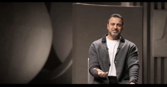 مصطفى حسني بـ"بصير": البشر يحتاجون إلى لذة القرب لله في ظل أزمات تعصف بالعالم