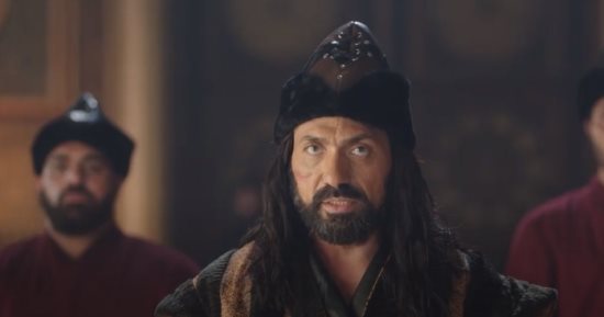 مسلسل الحشاشين الحلقة 12.. ملك شاه يقيل قائد جيشه بعد خسارة المعركة