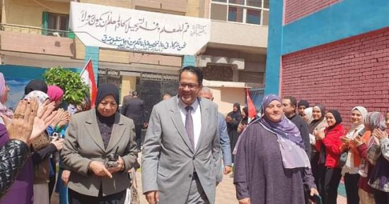 ممر شرفي لمديرة مدرسة في الغربية بعد بلوغها سن المعاش
