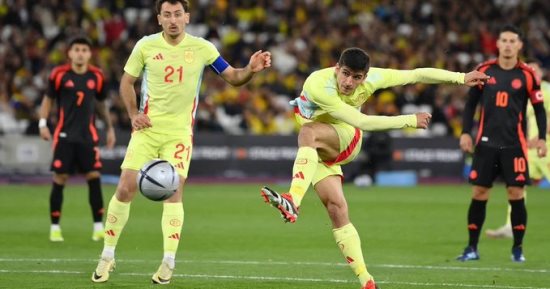 منتخب إسبانيا يسقط أمام كولومبيا بهدف نظيف وديا.. فيديو