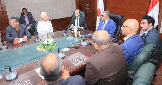 محافظ سوهاج يترأس اجتماع إطلاق مشروع "اكتشاف الأبطال" بقرى حياة كريمة