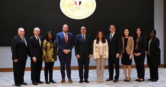 رئيس الوزراء لوفد من أعضاء مجلس النواب الأمريكى: الاتفاق مع صندوق النقد شهادة ثقة من مؤسسة دولية كبرى بأن الاقتصاد المصرى قادر على تجاوز التحديات الراهنة.. مصر تتحمل الضرر الأكبر جراء الصراع بمنطقة البحر الأحمر