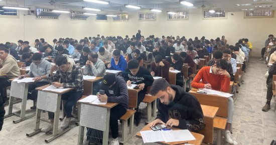 ادعولهم بالنجاح.. انطلاق امتحانات الميد تيرم بتجارة القاهرة.. بث مباشر