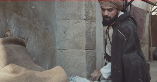 La série Assassins, Épisode 20… Le roman « Al-Zeini Barakat » incarne une histoire de voyeurs