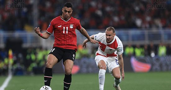 مصطفي محمد يعود للتشكيل الأساسي لمنتخب مصر أمام سيراليون