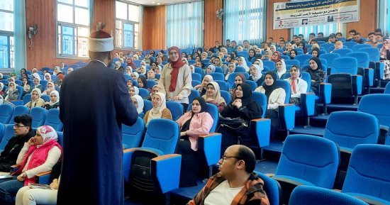 ندوة بجامعة كفر الشيخ عن فضل الدفاع عن الوطن ومقدراته والانتماء وتعزيز الهوية