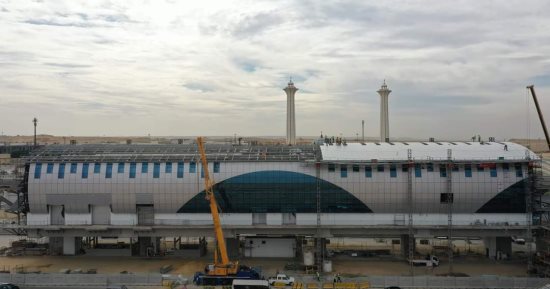 "المونوريل" يقطع المسافة من أكتوبر للمهندسين فى 45 دقيقة ومن مدينة نصر للعاصمة الإدارية الجديدة فى ساعة.. يعمل بدون سائق ويمر على 35 محطة.. ويربط مع المترو والقطار الخفيف والسريع.. وزمن التقاطر 3 دقائق فقط