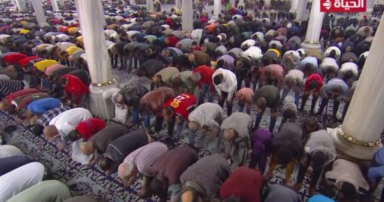 بث مباشر.. قناة الحياة تنقل صلاة التراويح من مسجد الحسين