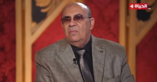 مبروك عطية: السوشيال ميديا زى الهبلة اللى مسكوها طبلة