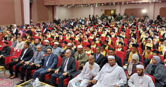 تكريم 140 طفلا من حفظة القرآن الكريم فى احتفالية بأسوان.. صور