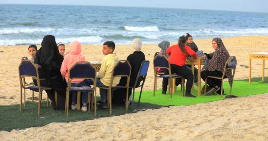 مجلس القبائل والعائلات المصرية ينظم أطول مائدة إفطار بدون طعام تضامنًا مع الشعب الفلسطيني.. صور