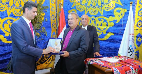 تكريم رئيس الطائفة الإنجيلية في إفطار مدرسة ببنها بحضور نائبي محافظة القليوبية