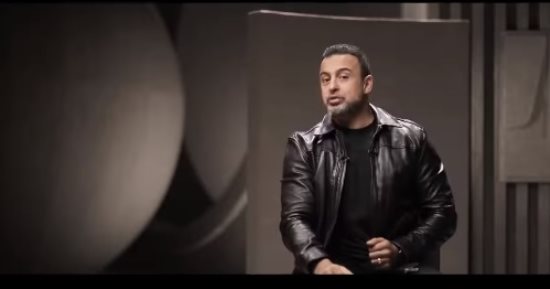 مصطفى حسنى بقناة الناس: الطموح لا يأتى بالرزق من الحرام