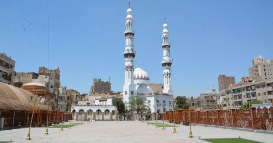 مسجد العارف بالله بسوهاج.. قبلة المصلين من كل المحافظات فى شهر رمضان