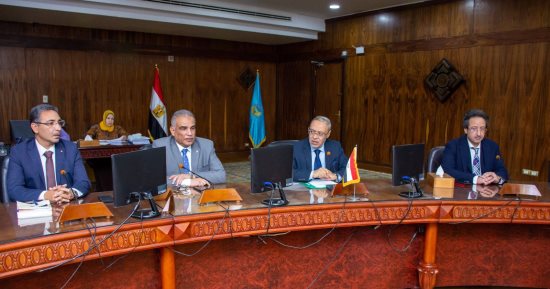 رئيس جامعة طنطا يترأس الاجتماع الدورى لمجلس الجامعة