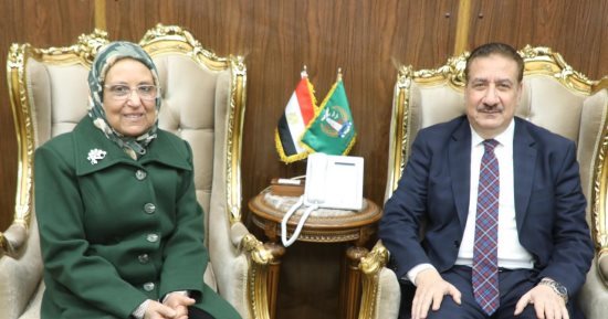 محافظ المنوفية يكرم الأم المثالية الأولى على المحافظة والرابعة على الجمهوية