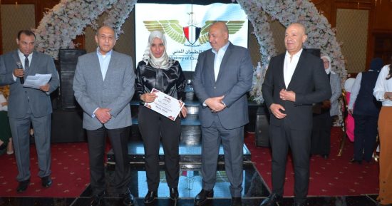 وزير الطيران المدنى: العمل الجماعى سر نجاح أى منظومة