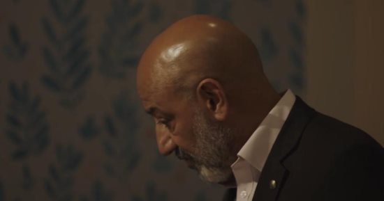 مسلسل حق عرب الحلقة 22.. أبو عمار يستضيف العوضى والطبيب يكشف تعاطيه المخدرات