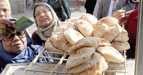 تنصيب الرئيس السيسى .. يد الوطن فى عَون المواطنين.. تحسين مستوى المعيشة يتقدم أولويات الرئيس.. 10 سنوات من المساندة والدعم ورفع الأجور وزيادة المنح والمزايا للعاملين والفئات الأكثر احتياجا