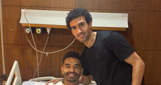 محمد عواد يطمئن على أوباما فى المستشفى بعد جراحة الفك