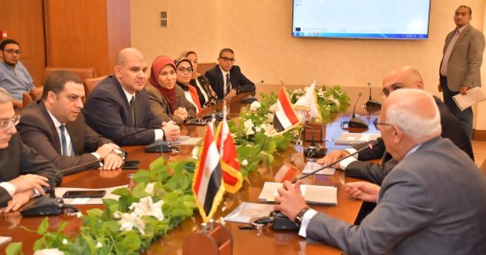 محافظ بورسعيد يوقع منحة من بنك الاستثمار الأوروبى قيمتها 10.6 مليون جنيه