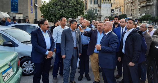 وزير النقل يتفقد المرحلة الأولى من مترو الإسكندرية.. صور 