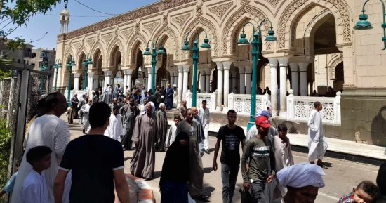 صلاة الجمعة الأخيرة فى رمضان من مسجد سيدي عبد الرحيم القناوي.. فيديو