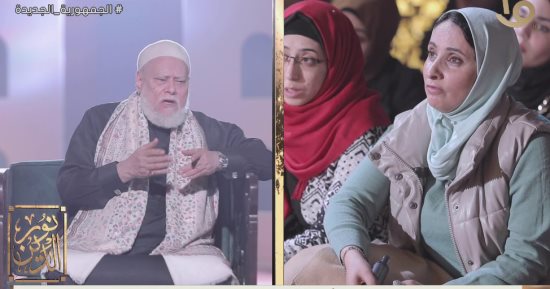 سيدة تسأل حكم الظهور لايف أمام الكعبة خلال العمرة؟ على جمعة: مخالف لتربيتنا