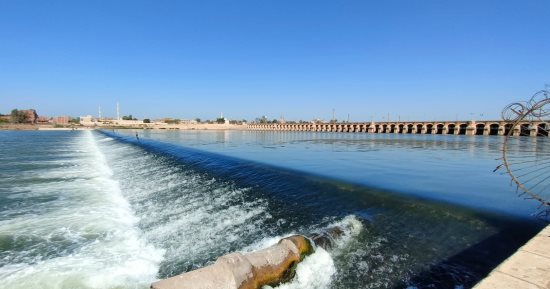 عمرها أكثر من 100 عام.. قناطر زفتى التاريخية بالغربية قبلة المواطنين للتنزه والصيد.. تشهد إقبالا كبيرا فى الأعياد والمناسبات.. شلال النيل والحدائق أبرز متنزهات المنطقة.. ويأتى إليها الزوار من كل المحافظات.. صور