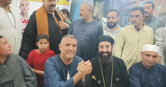 الأقباط يشاركون حفل الإفطار الجماعى بأطول مائدة في مجريا بالمنوفية.. فيديو
