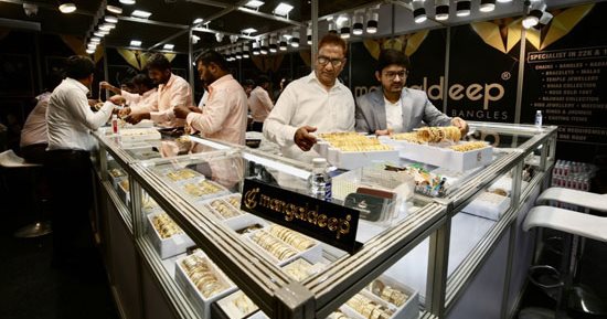 فعاليات معرض الهند الدولى للمجوهرات