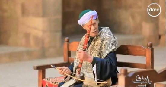 من الصعيد للقاهرة.. حكاية الربابة مع شيخ العازفين فى "باب رزق".. فيديو 