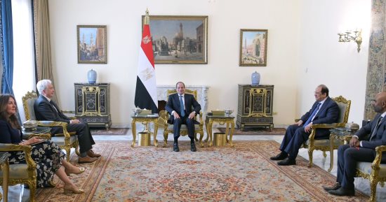 الرئيس السيسى يبحث مع "بيرنز" الأوضاع فى غزة ويحذر من توسع دائرة الصراع