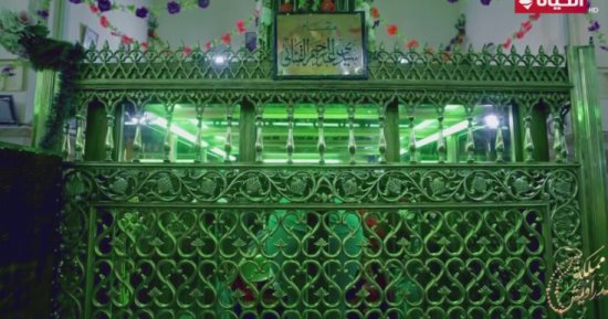 "مملكة الدراويش" يعرض تقريرا عن مسجد عبد الرحيم القنائي الأشهر في الصعيد