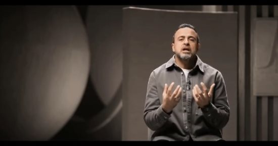 مصطفى حسنى بقناة الناس: حب النبى والاقتداء به الباب الأعظم للتقرب إلى الله