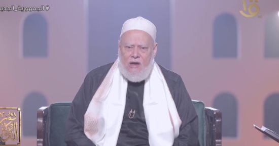 على جمعة: شرب المياه حرام فى حالة واحدة.. ويجوز للمرأة التعطر لكن بشروط
