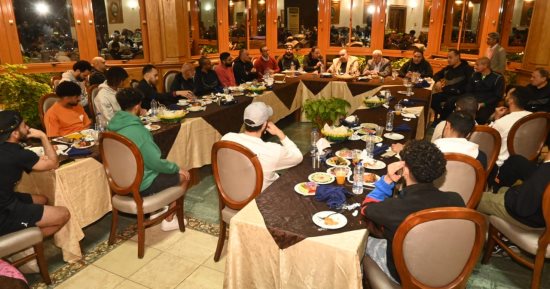 لاعبو المقاولون يتعاهدون على استمرار الانتصارات بعد جلسة رئيس النادى