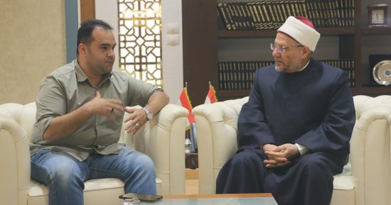 مفتى الجمهورية لـ"اليوم السابع": الاحتكار وخاصة فى الأقوات أمر مذموم شرعا وقانونا.. والشركة المتحدة إحدى ركائز الثقافة والوعى فى مصر وتسعى لترسيخ قيم الفن.. والشائعات الموجهة للاقتصاد أبرز المخاطر التى تواجهنا