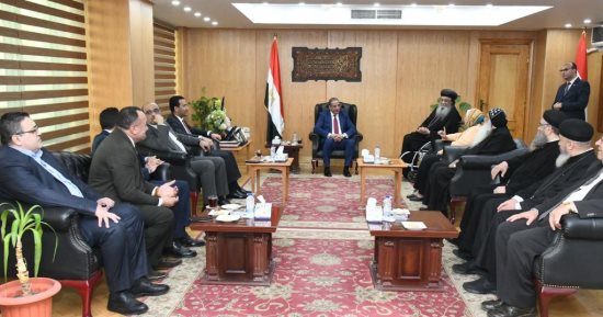 محافظ الفيوم يستقبل المهنئين بعيد الفطر المبارك