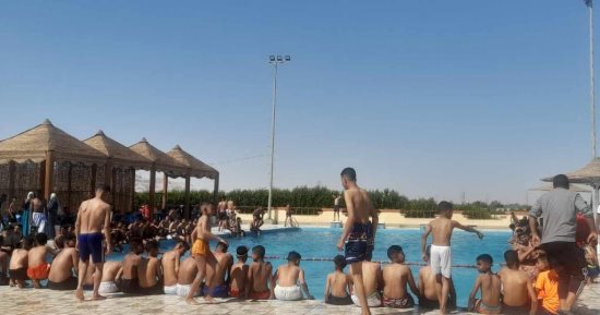 حمام السباحة كامل العدد فى قنا.. التذكرة بـ 5 جنيهات فقط.. فيديو