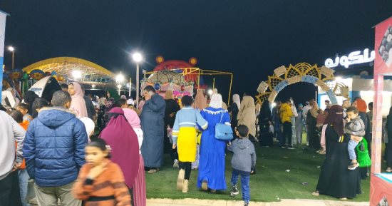 العيد على كورنيش مطروح شكل تانى باحتفال آلاف المواطنين.. فيديو