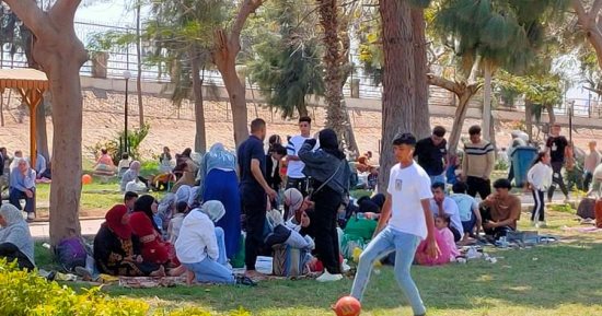 إقبال كبير على حدائق القناطر الخيرية فى ثالث أيام عيد الفطر المبارك.. صور
