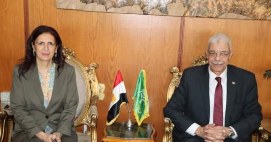 رئيس جامعة المنوفية يستقبل المدير التنفيذى لهيئة فولبرايت الأمريكية