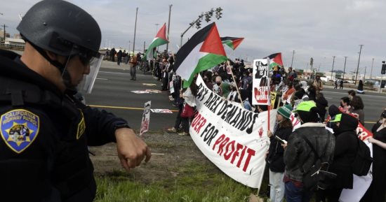 نيويورك تايمز: احتجاجات غزة تهدد المؤتمر الوطنى للحزب الديمقراطى بأمريكا