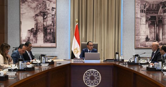 رئيس الوزراء يُتابع جهود جهاز تنمية المشروعات المتوسطة والصغيرة 