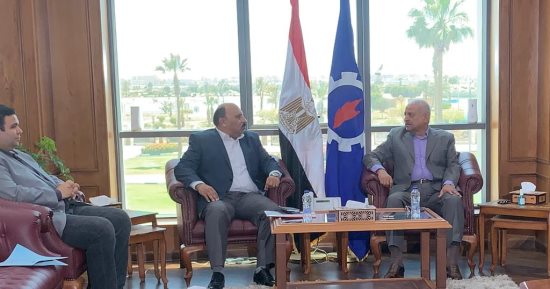محافظ السويس يستقبل رئيس مجلس إدارة شركة مياه الشرب لمحافظات القناة