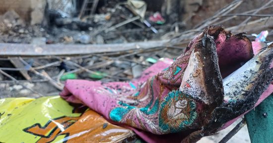 65 محلا.. شاهد آثار تدمير حريق محلات مول فيلة التجارى فى مدينة أسوان.. فيديو