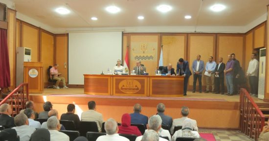 محافظ كفر الشيخ يناقش الاستعدادات النهائية لتطبيق قانون التصالح الجديد