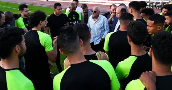 رئيس الزمالك للاعبين: الجماهير تنتظر منكم لقب الكونفدرالية