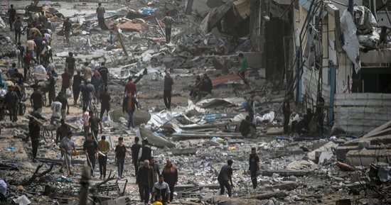 جارديان: لا يجب أن تشتت الأزمة مع إيران الانتباه عن مأساة غزة